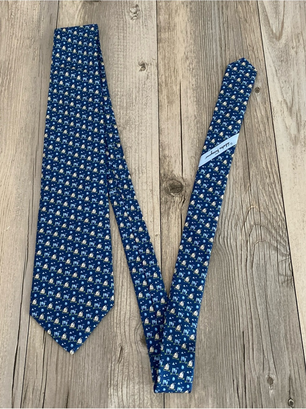 Salvatore Ferragamo Men's High End Luxury Tie Animal Motif Made In Italy